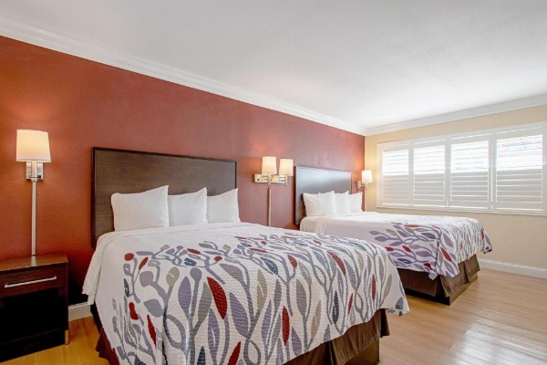 Red Roof Inn & Suites Monterey image 35
